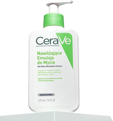 Produkt Nawilżająca emulsja do mycia CeraVe stojący na podeście za nim opakowanie uzupełniające